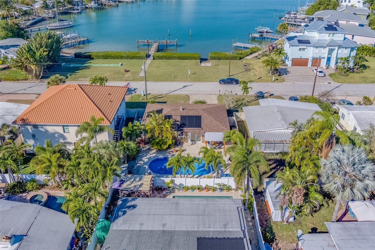 717 Sunset Cove, Madeira Beach, FL 33708 Photo