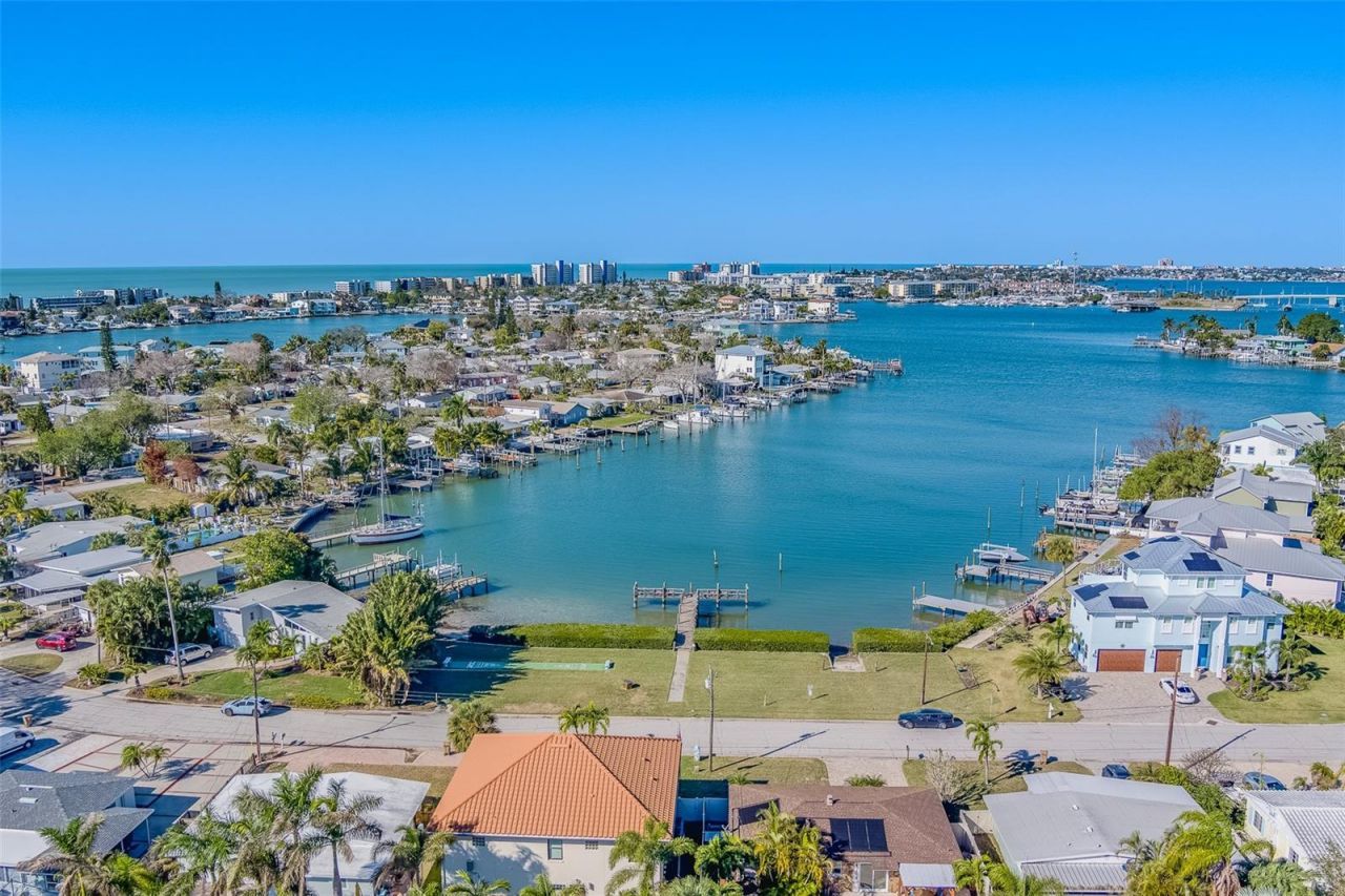 717 Sunset Cove, Madeira Beach, FL 33708 Photo