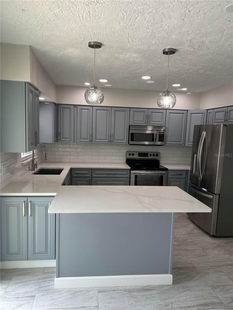 717 Sunset Cove, Madeira Beach, FL 33708 Photo