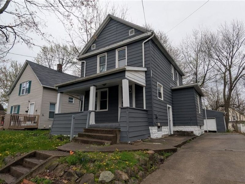 379 Homestead Street, Akron, OH 44306 Photo 2