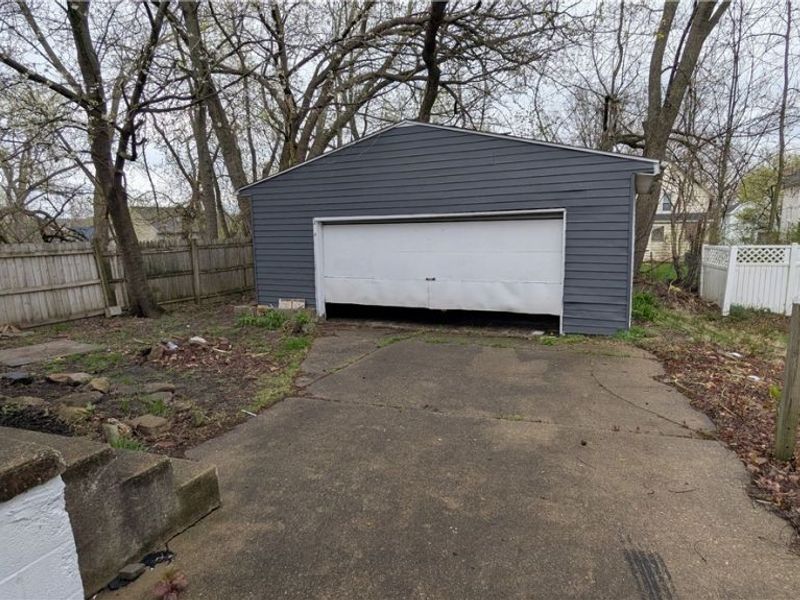 379 Homestead Street, Akron, OH 44306 Photo 3