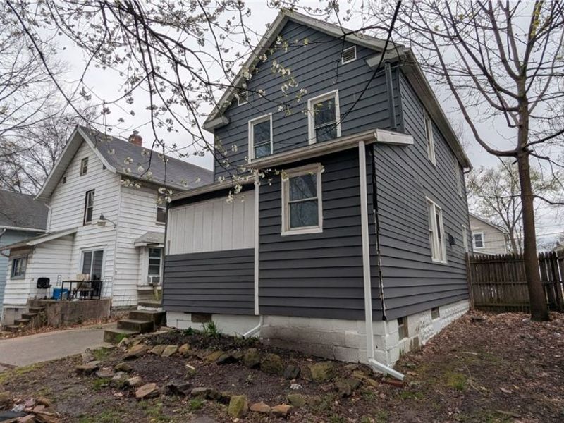 379 Homestead Street, Akron, OH 44306 Photo 4