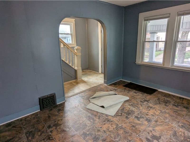 379 Homestead Street, Akron, OH 44306 Photo 8