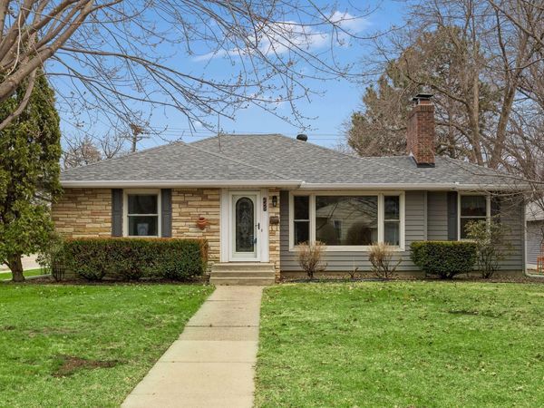 1914 Holton Street, Roseville, MN 55113