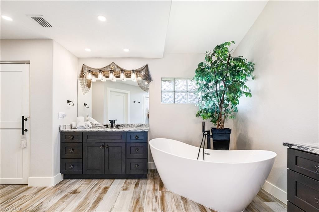 1911 SE 32nd Ter , Cape Coral, FL 33904 Photo