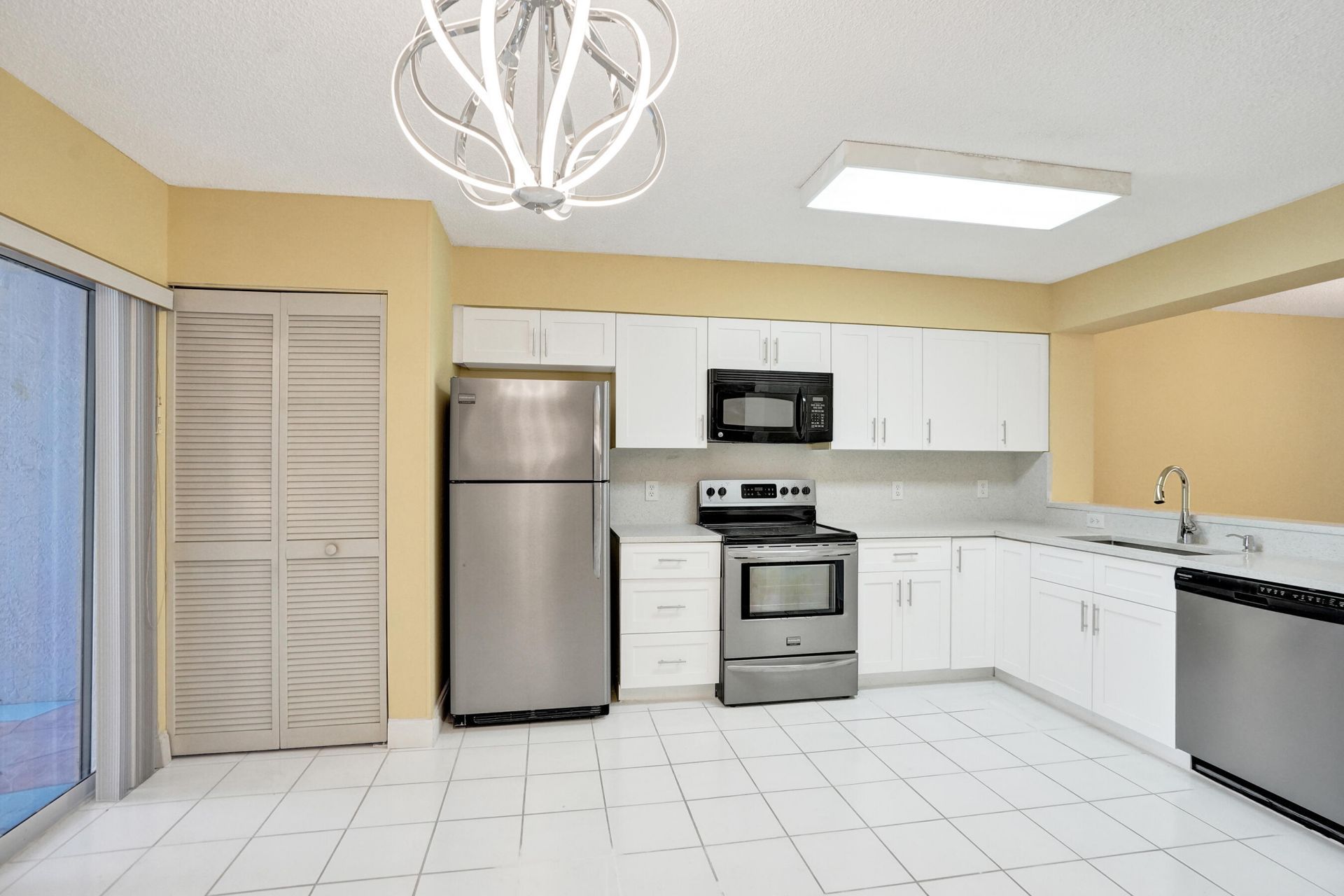 7513 Trent Drive, Unit 107, Tamarac, FL 33321 Photo
