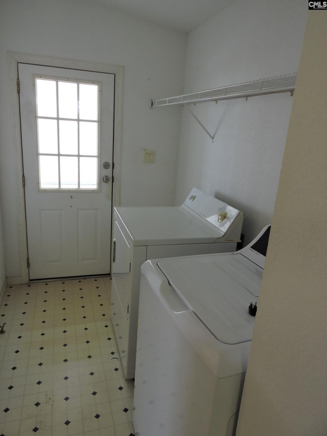 72 Sunshine Point Photo 18