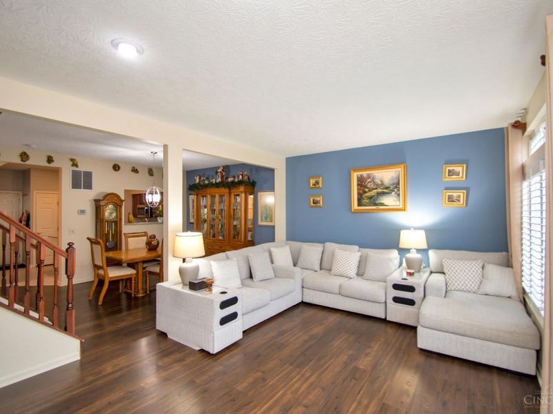 5927 Castlewood Crossing, Miami Twp, OH 45150 Photo 10