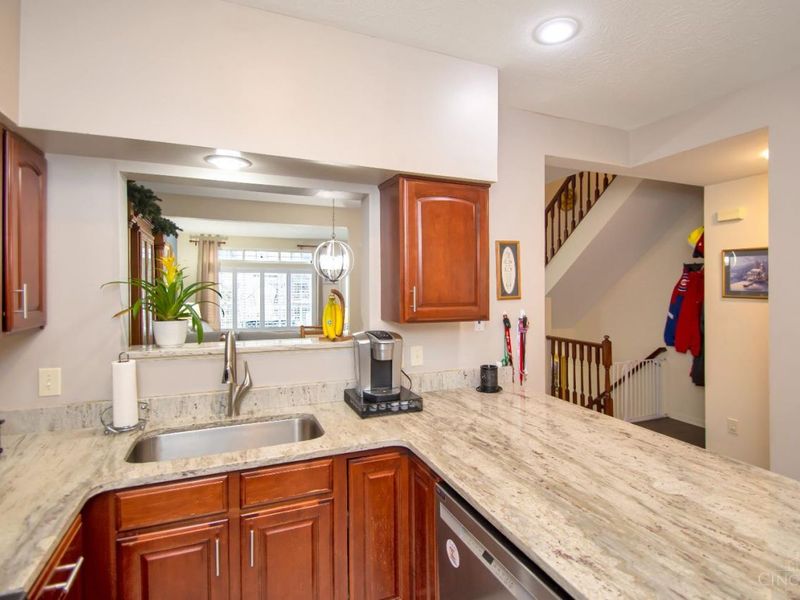 5927 Castlewood Crossing, Miami Twp, OH 45150 Photo 13