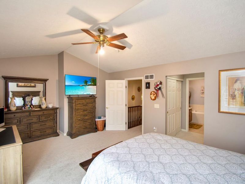 5927 Castlewood Crossing, Miami Twp, OH 45150 Photo 18