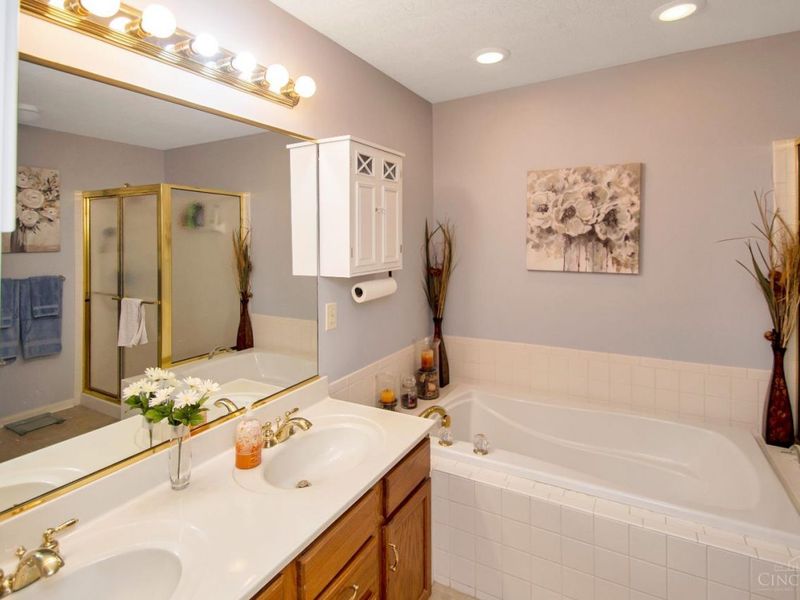 5927 Castlewood Crossing, Miami Twp, OH 45150 Photo 21