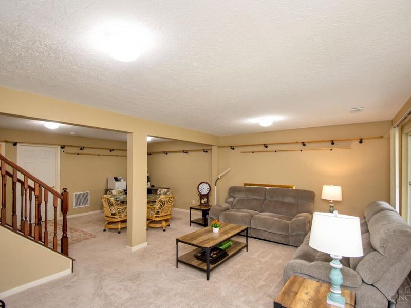 5927 Castlewood Crossing, Miami Twp, OH 45150 Photo 32