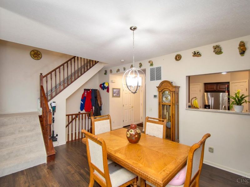 5927 Castlewood Crossing, Miami Twp, OH 45150 Photo 6