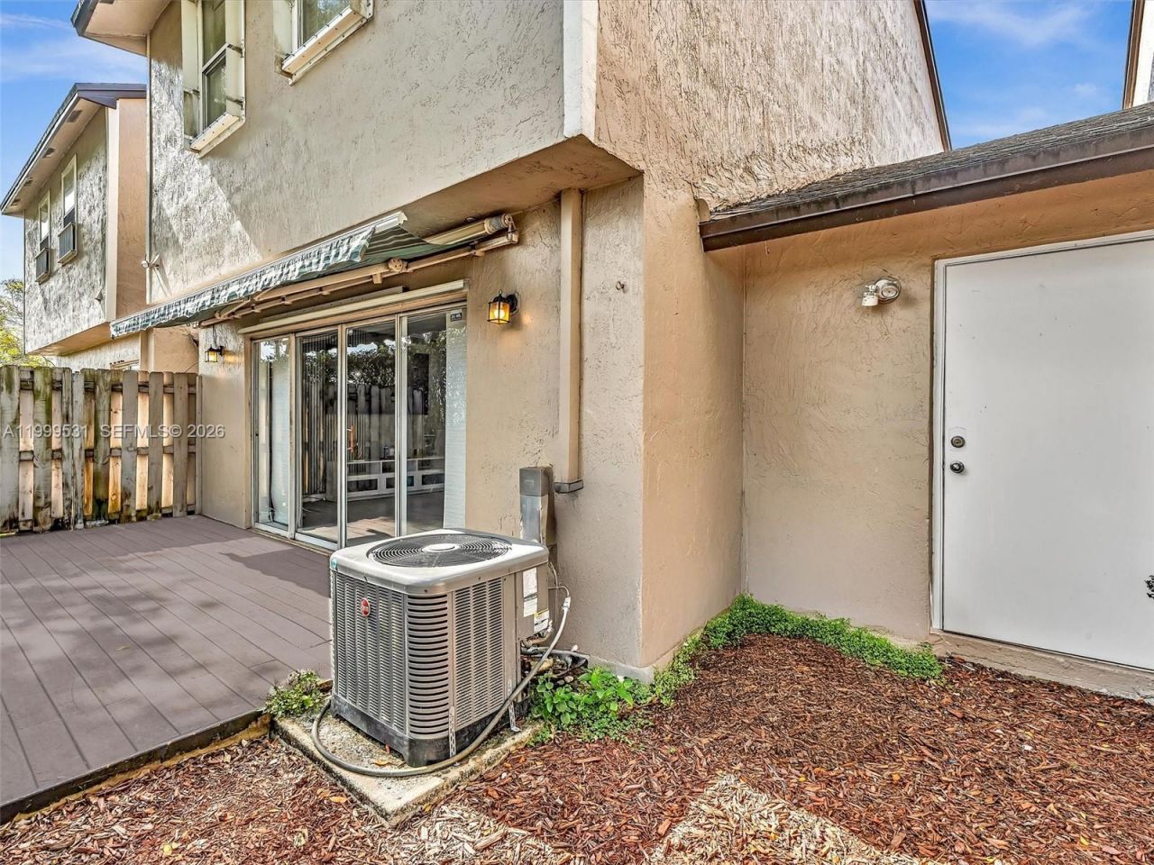 3804 NW 121st Ave, Sunrise, FL 33323 Photo