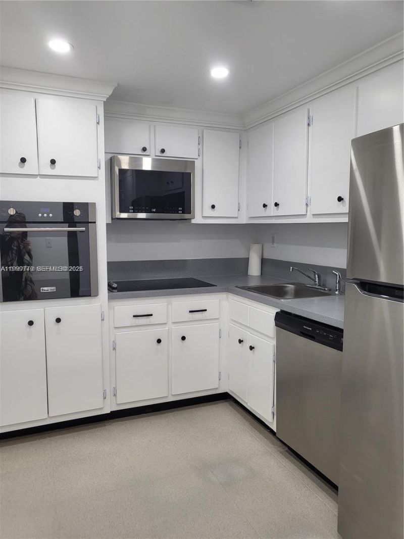 1865 79th St Cswy, Unit 8E, North Bay Village, FL 33141 Photo