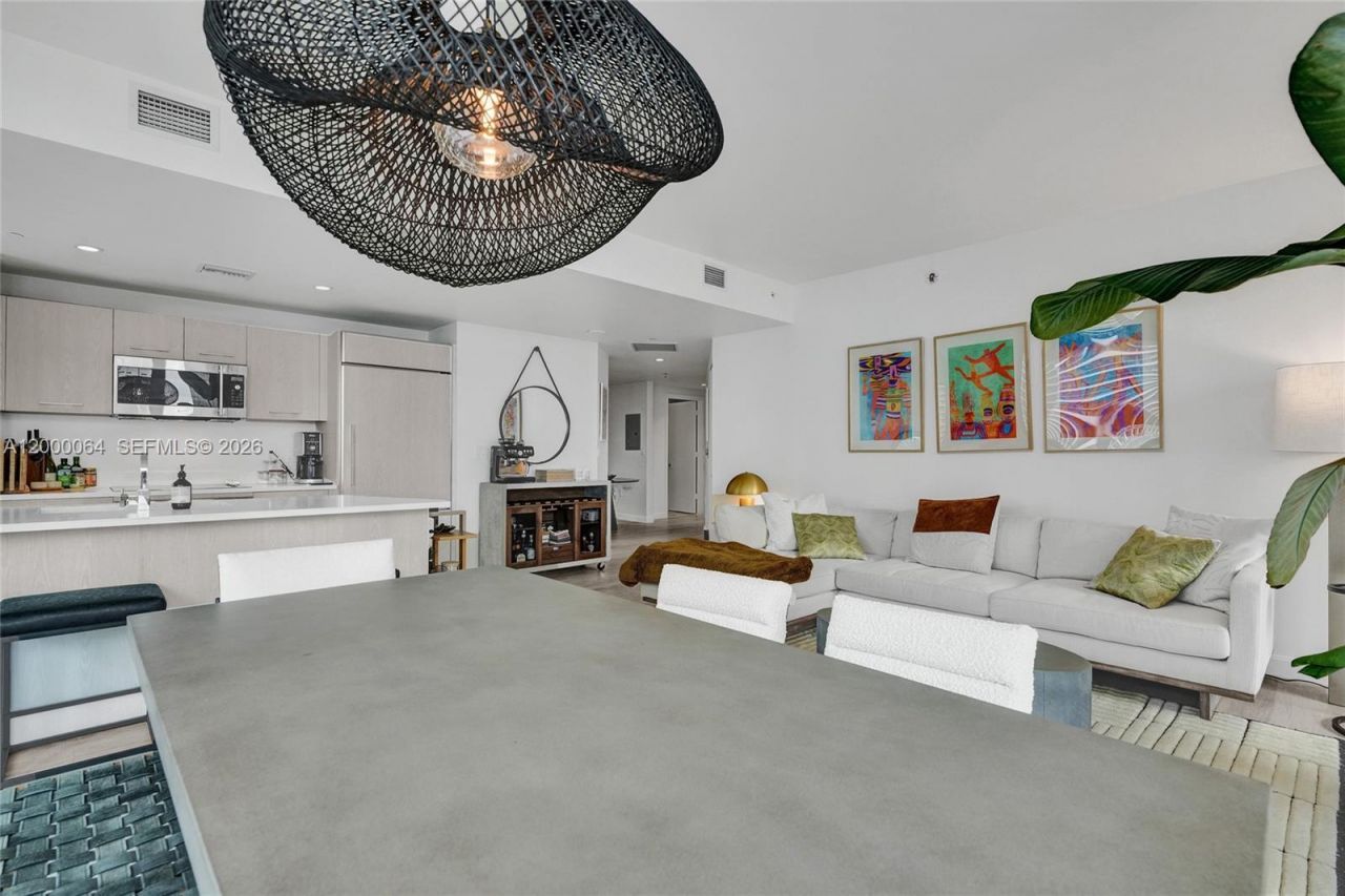 45 SW 9th St, Unit 1803, Miami, FL 33130 Photo