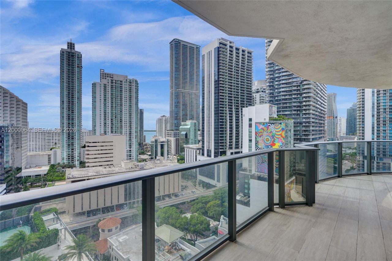 45 SW 9th St, Unit 1803, Miami, FL 33130 Photo