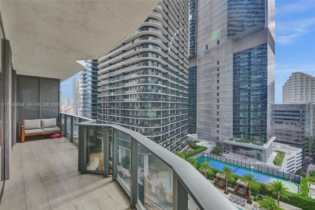 45 SW 9th St, Unit 1803, Miami, FL 33130 Photo
