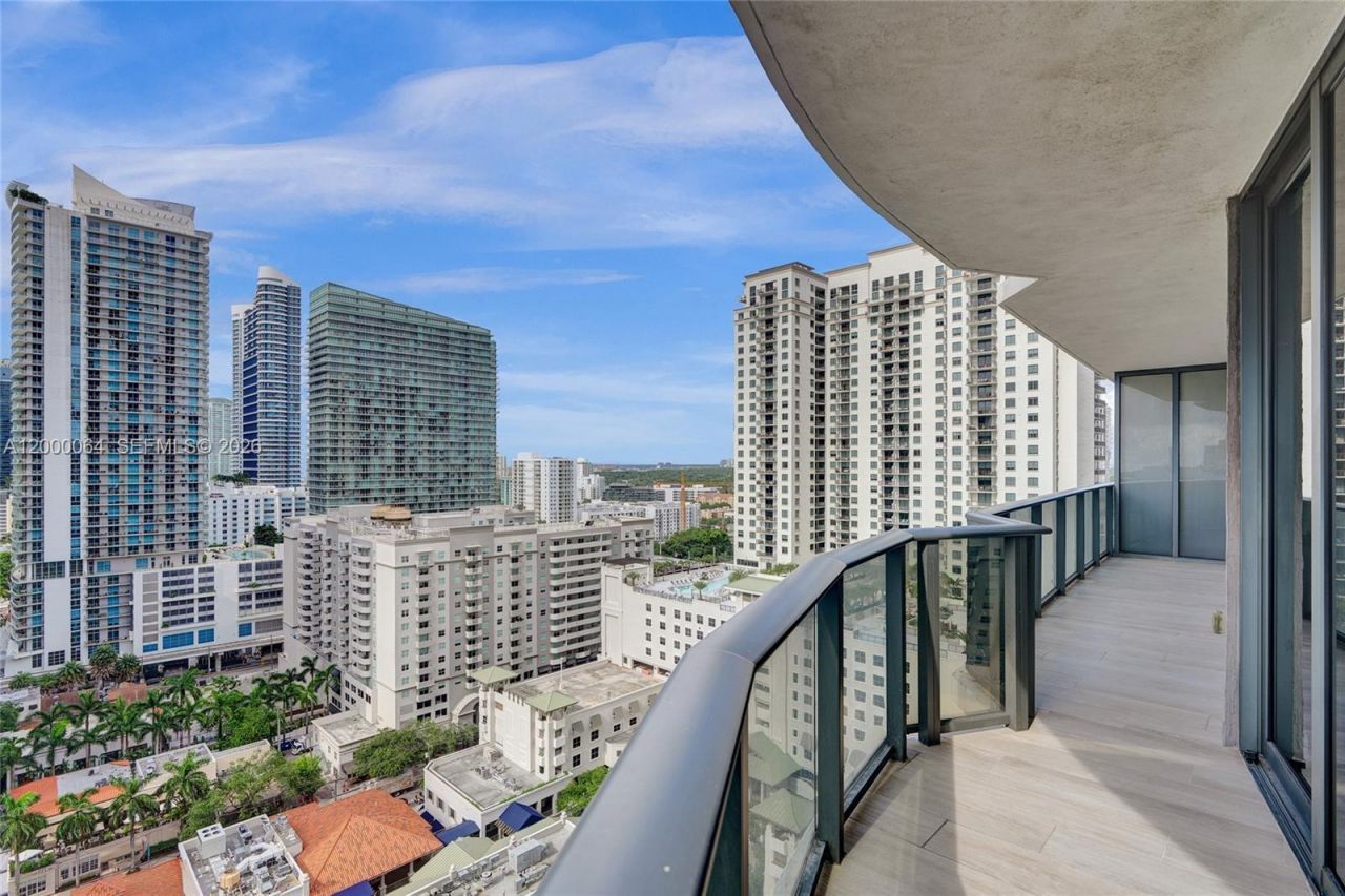 45 SW 9th St, Unit 1803, Miami, FL 33130 Photo