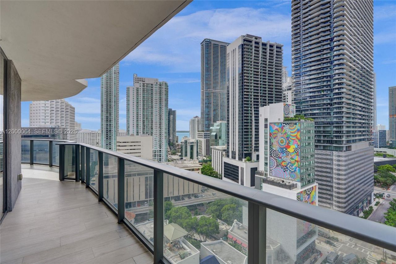 45 SW 9th St, Unit 1803, Miami, FL 33130 Photo
