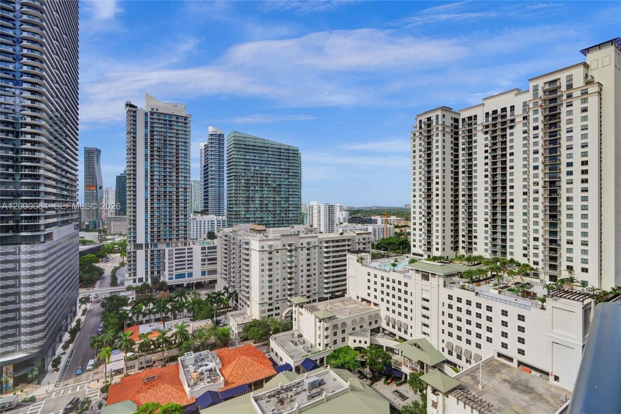 45 SW 9th St, Unit 1803, Miami, FL 33130 Photo