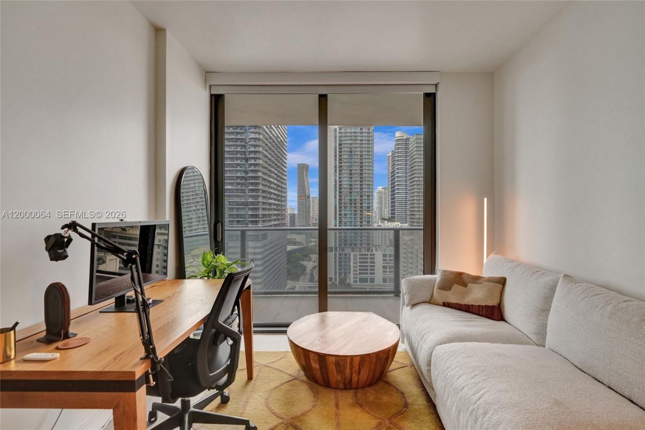 45 SW 9th St, Unit 1803, Miami, FL 33130 Photo