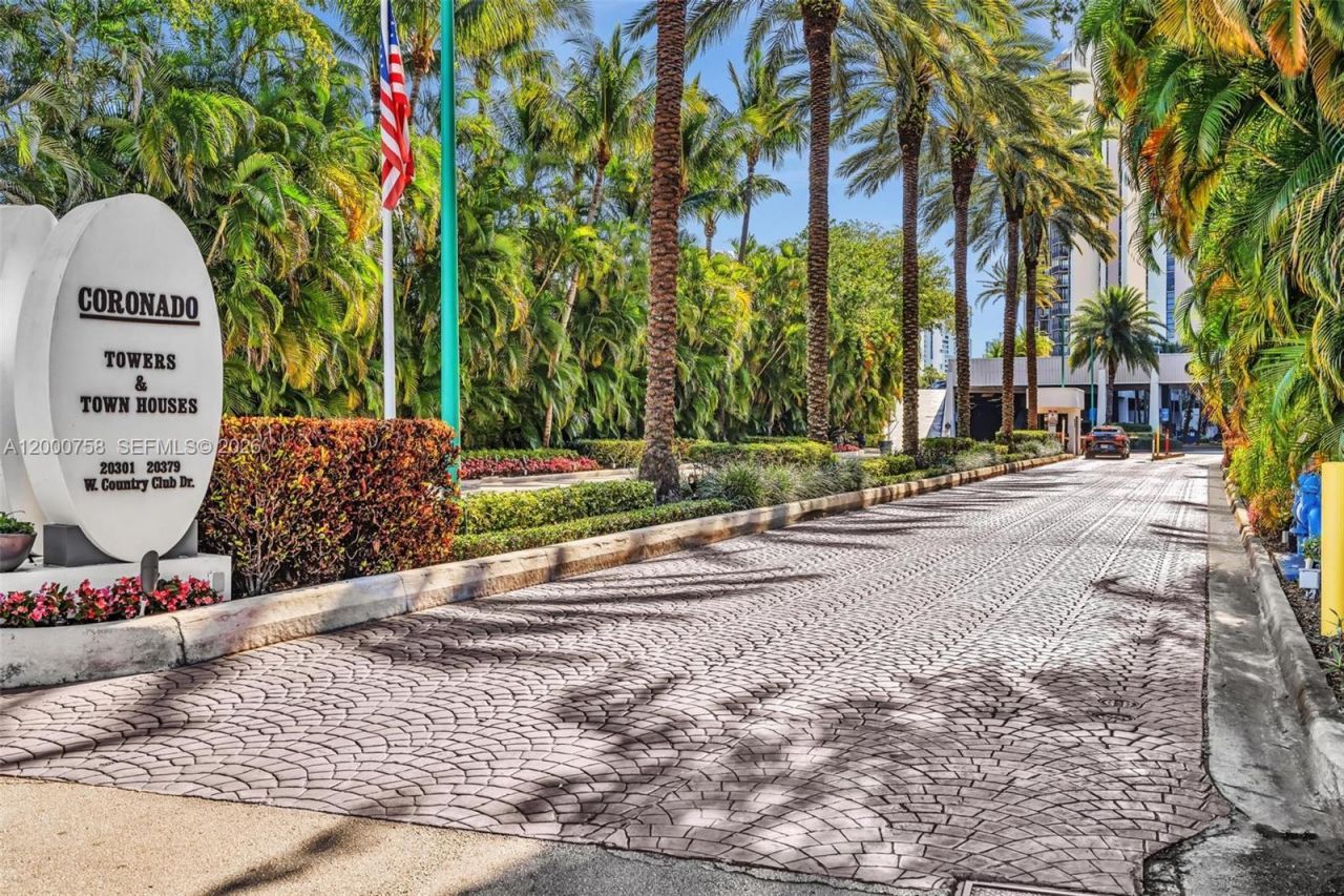 20329 W Country Club Dr, Unit TH10, Aventura, FL 33180 Photo