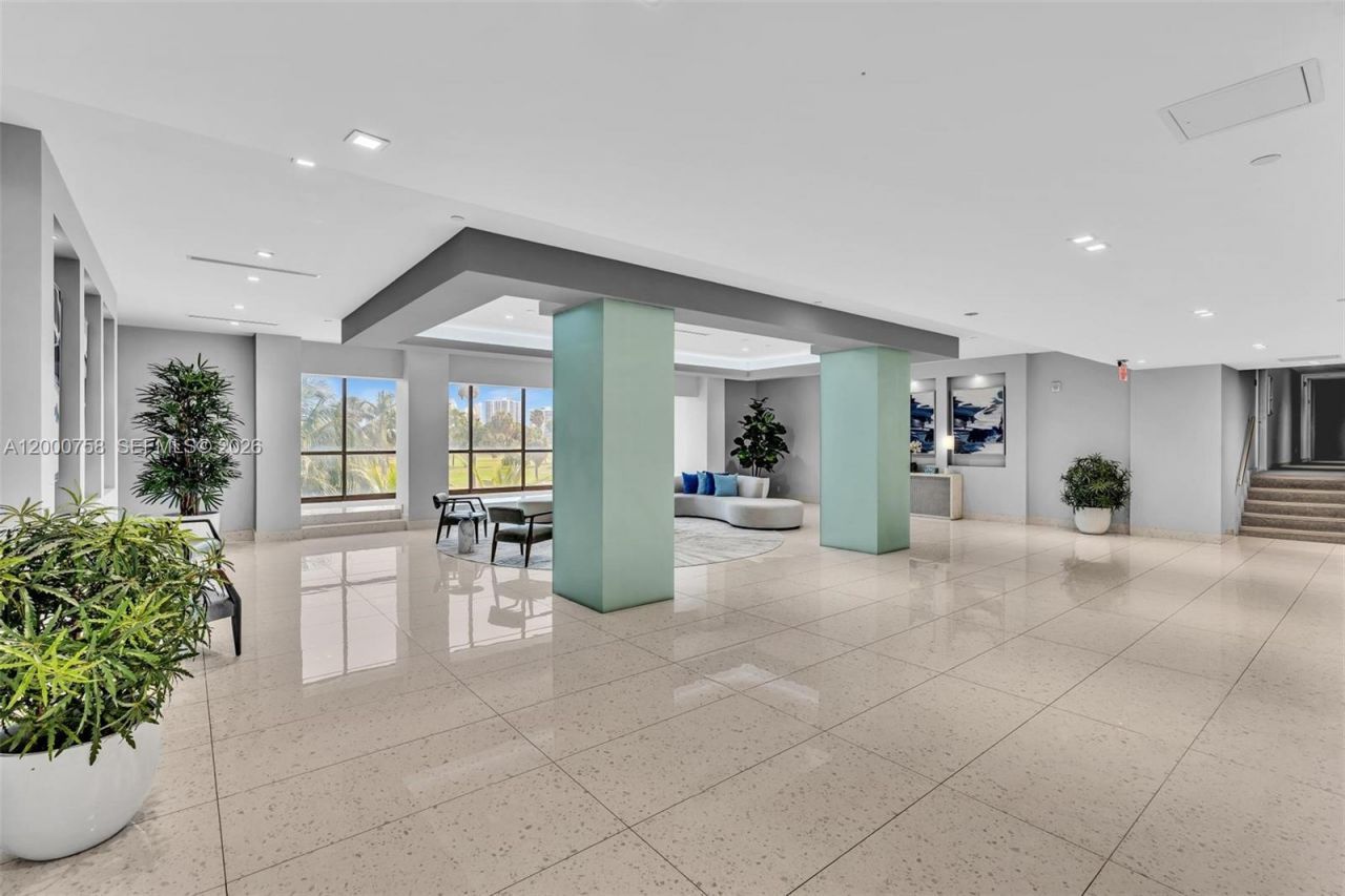 20329 W Country Club Dr, Unit TH10, Aventura, FL 33180 Photo