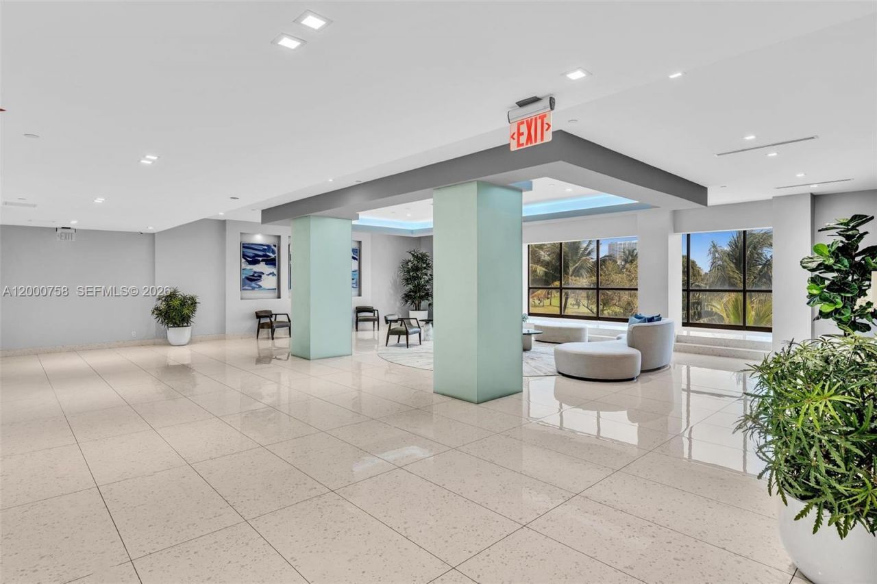 20329 W Country Club Dr, Unit TH10, Aventura, FL 33180 Photo