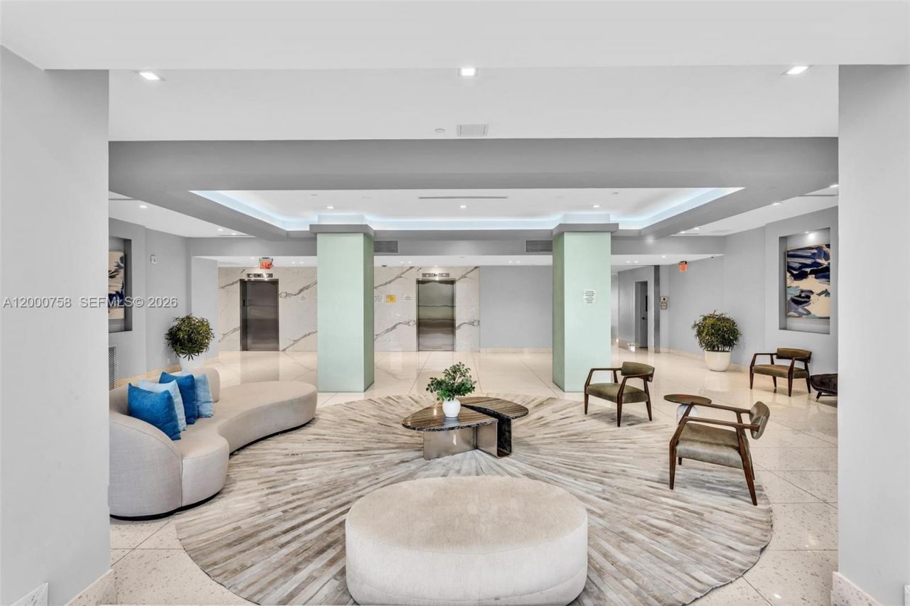 20329 W Country Club Dr, Unit TH10, Aventura, FL 33180 Photo