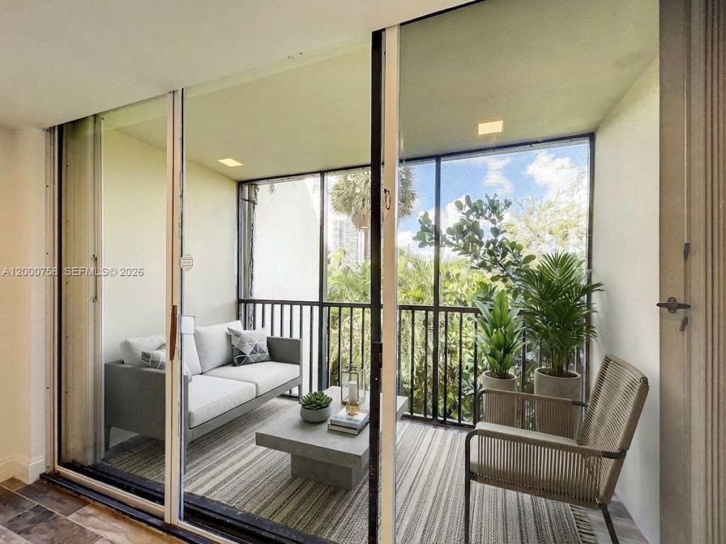 20329 W Country Club Dr, Unit TH10, Aventura, FL 33180 Photo