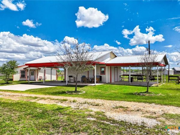 1763 N FM 108, Smiley, TX 78159