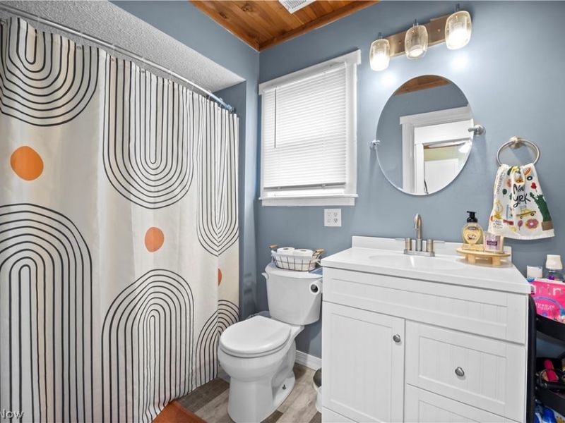 4556 Hawthorne Avenue, Sheffield Lake, OH 44054 Photo 13