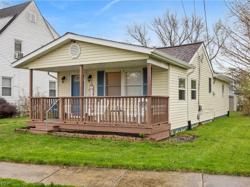 4556 Hawthorne Avenue, Sheffield Lake, OH 44054 Photo 2