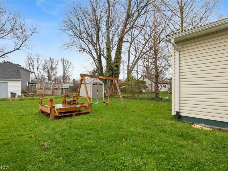 4556 Hawthorne Avenue, Sheffield Lake, OH 44054 Photo 25