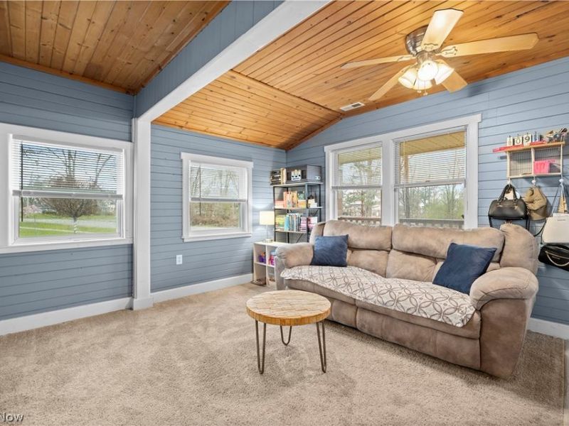 4556 Hawthorne Avenue, Sheffield Lake, OH 44054 Photo 4