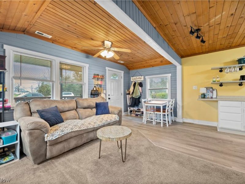 4556 Hawthorne Avenue, Sheffield Lake, OH 44054 Photo 6