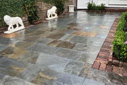 8 Ford Court photo 4