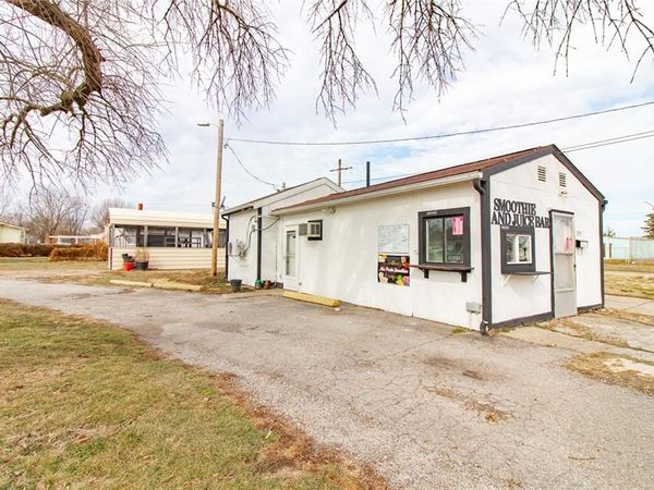 755 W Clay Street, Marshall, MO 65340