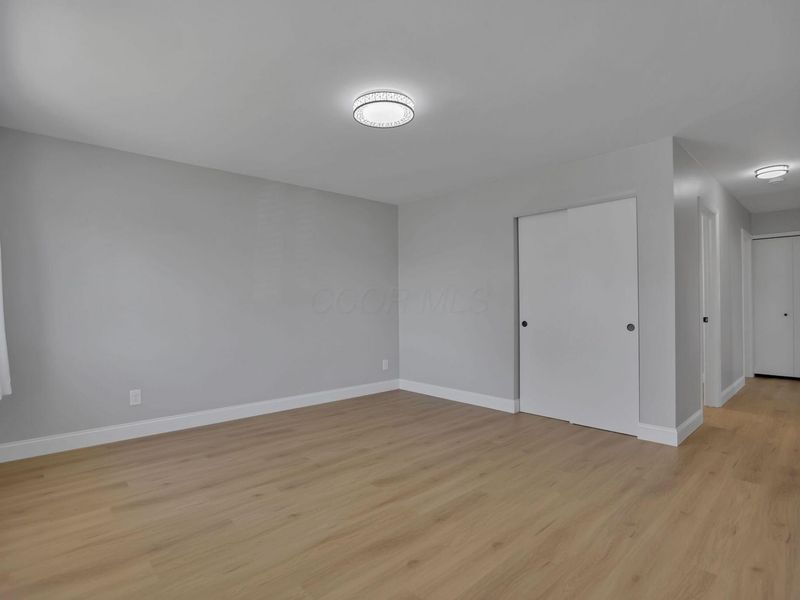 572 Westphal Avenue, Columbus, OH 43213 Photo 8