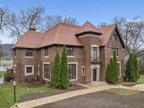 51 W Sarnia Street, Winona, MN 55987