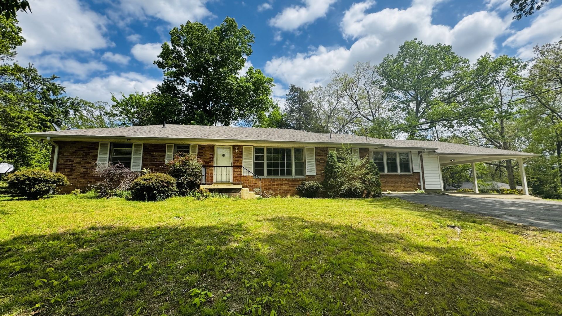 101 Bellwood Cir, Dickson, TN 37055 Main Photo