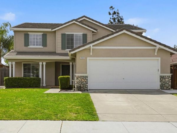 2592 Glenview Drive, Hollister, CA 95023