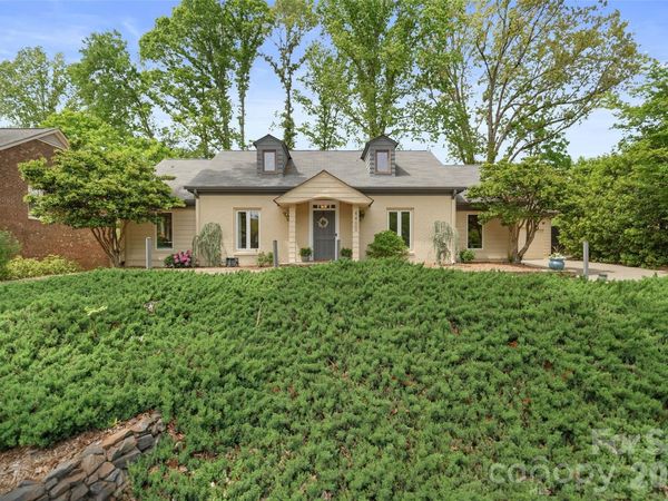4400 Woods End Lane, Charlotte, NC 28277