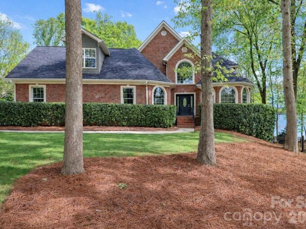 119 Shelter Cove Lane, Mooresville, NC 28117