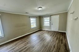 1837 Doscher Avenue photo 4