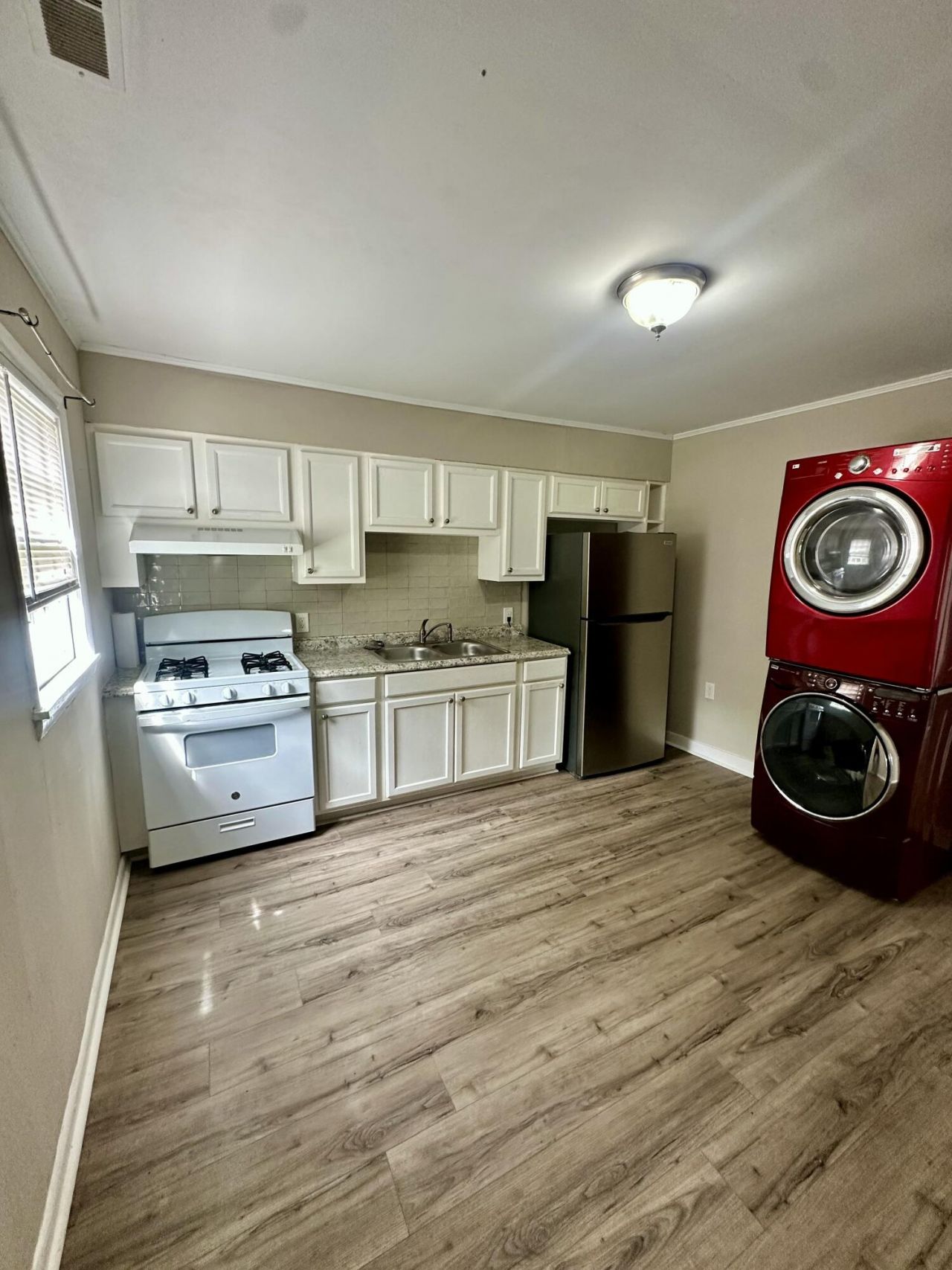 1837 Doscher Avenue Photo 7