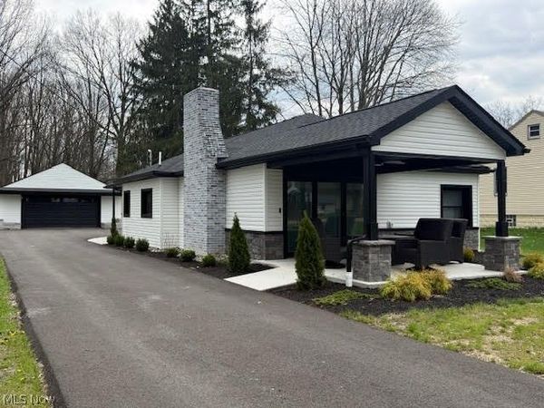 807 Howland Wilson Road SE, Warren, OH 44484