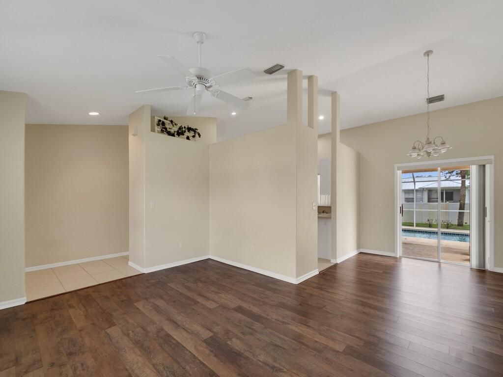 962 Montrose Avenue, Sebastian, FL 32958 Photo