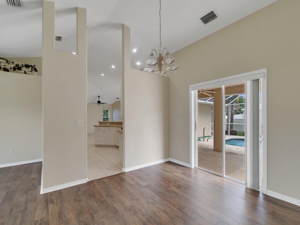 962 Montrose Avenue, Sebastian, FL 32958 Photo